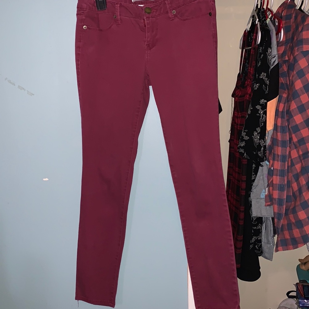 No boundaries maroon size 9 skinny jeans